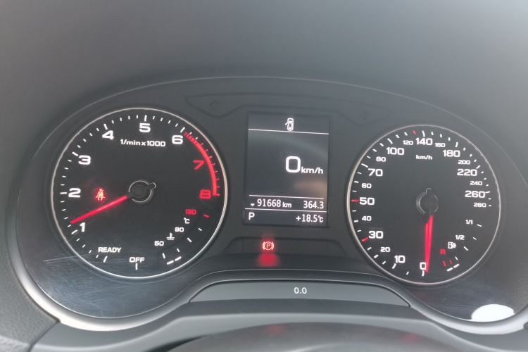 奥迪A3 2018款 30周年年型 Limousine 35 TFSI 进取型中控内饰14