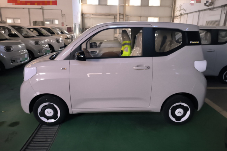 五菱汽车 宏光MINIEV 2024款 第三代 215km 青春版车身外观4