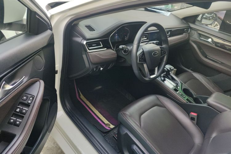 江汽集团 嘉悦A5 2020款 1.5T CVT超越型中控内饰20