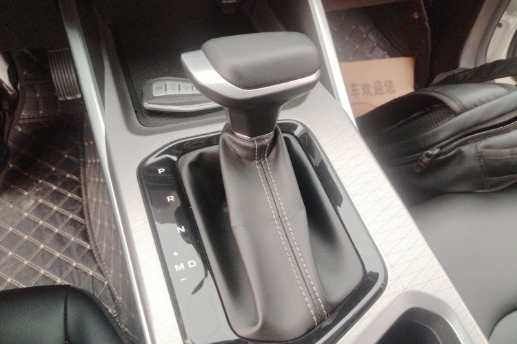 吉利汽车 帝豪 2025款 第4代 1.5L CVT尊贵型中控内饰18