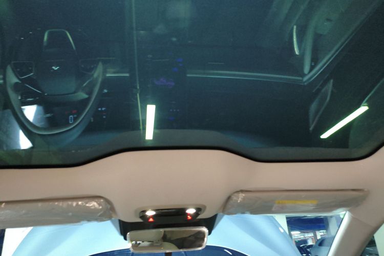 哪吒汽车 哪吒S猎装 2024款 增程300 标准版中控内饰22