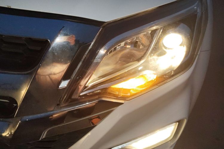 五十铃 瑞迈 2022款 2.8T经典柴油四驱舒适型标轴版JE493ZLQ6E局部细节36