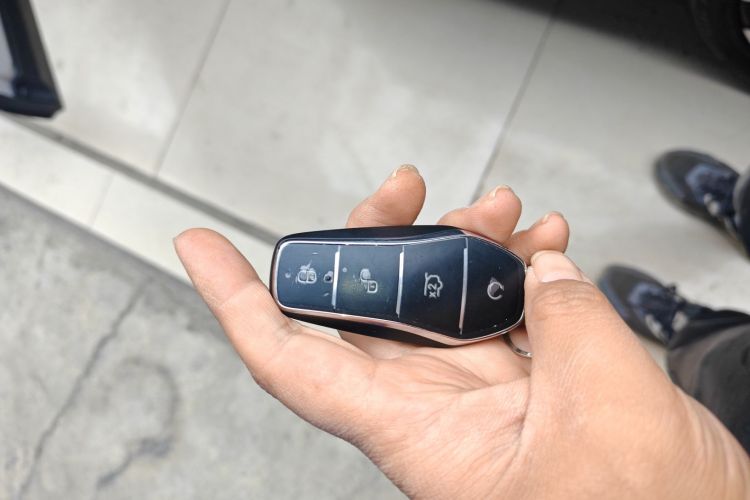 比亚迪 宋PLUS新能源 2025款 EV 智驾版 520km 尊贵型中控内饰7001