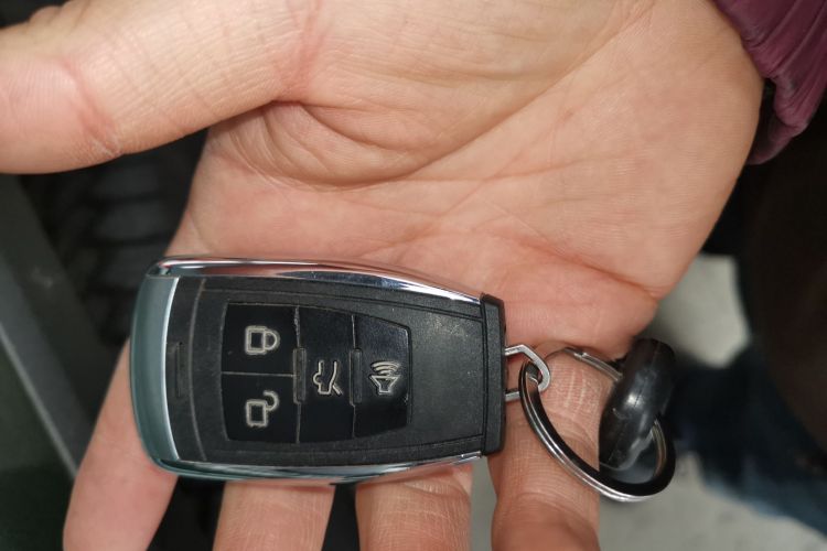 北京BJ40 2018款 PLUS 2.3T 自动四驱旗舰版 国V中控内饰11