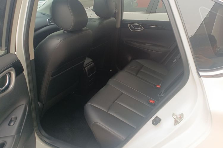 日产 轩逸 2018款 1.6XV CVT尊享版中控内饰7004