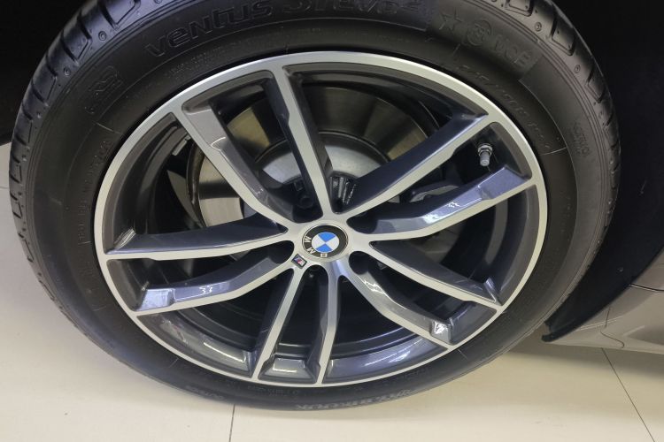 宝马5系 2022款 改款二 525Li M运动套装车身外观6008