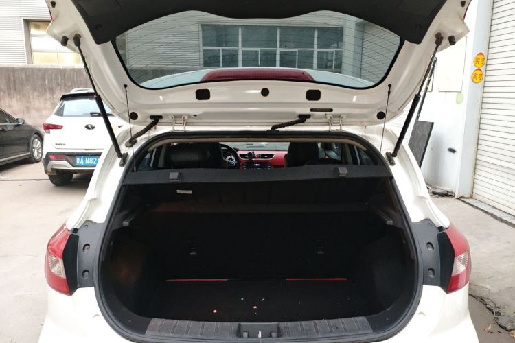 江汽集团 瑞风S2 2015款 1.5L CVT豪华智能型机舱底盘23