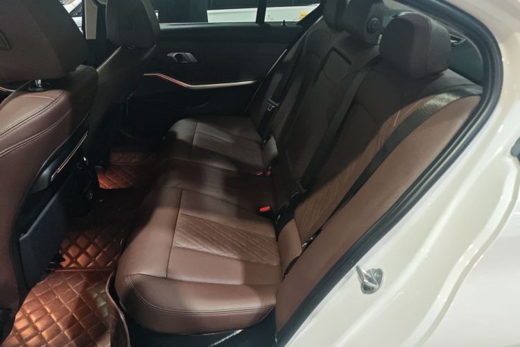 宝马3系 2022款 325Li M运动套装中控内饰7004