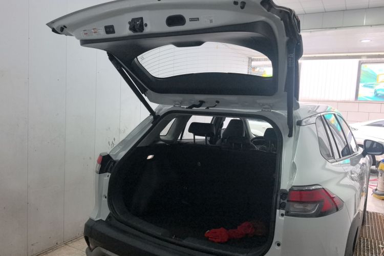 丰田 锋兰达 2022款 2.0L CVT豪华PLUS版局部细节23