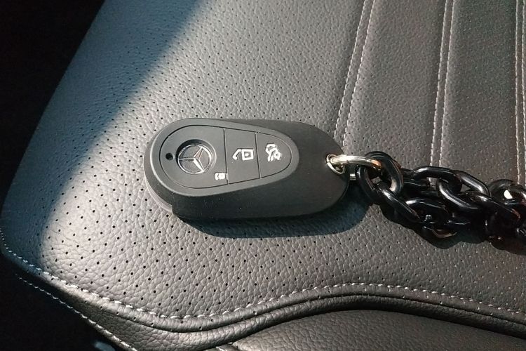 奔驰C级 2023款 改款 C 260 L 运动版中控内饰7001