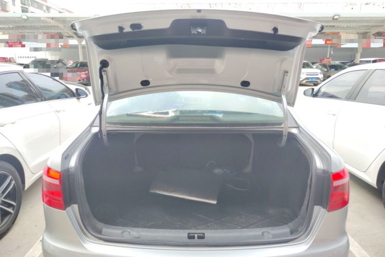 大众 朗逸 2013款 改款经典 1.6L 自动舒适版中控内饰23