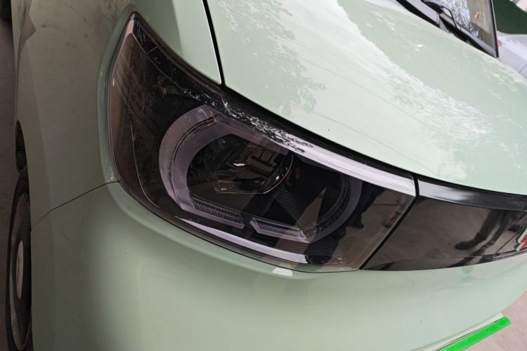 五菱汽车 宏光MINIEV 2021款 马卡龙时尚款 磷酸铁锂车身外观6006