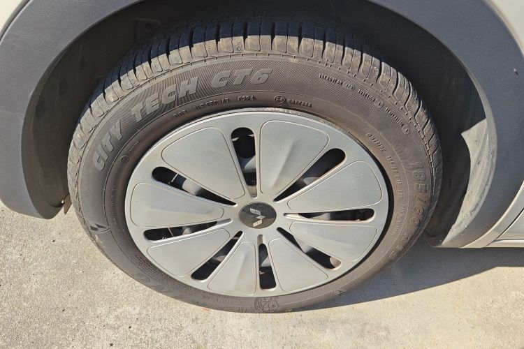 五菱汽车 五菱缤果 2023款 203km 轻享款车身外观6007