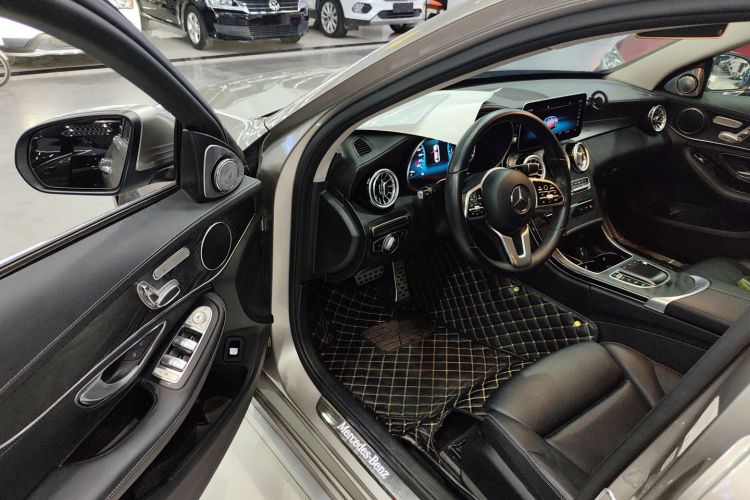 奔驰C级 2019款 改款 C 260 L 运动版中控内饰20