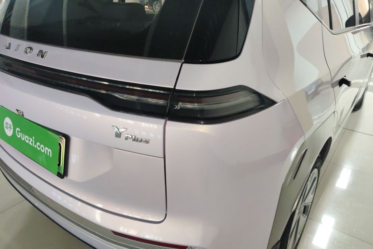 埃安 AION Y 2023款 Plus 510 乐享版车身外观9