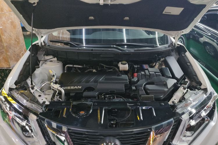 日产 奇骏 2023款 经典 2.0L 两驱智联臻享版机舱底盘24