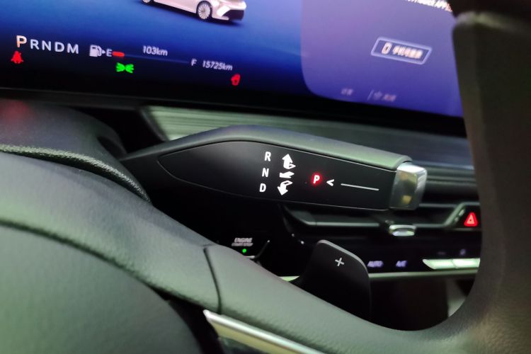 别克 君越 2023款 改款 25T 越行版中控内饰18