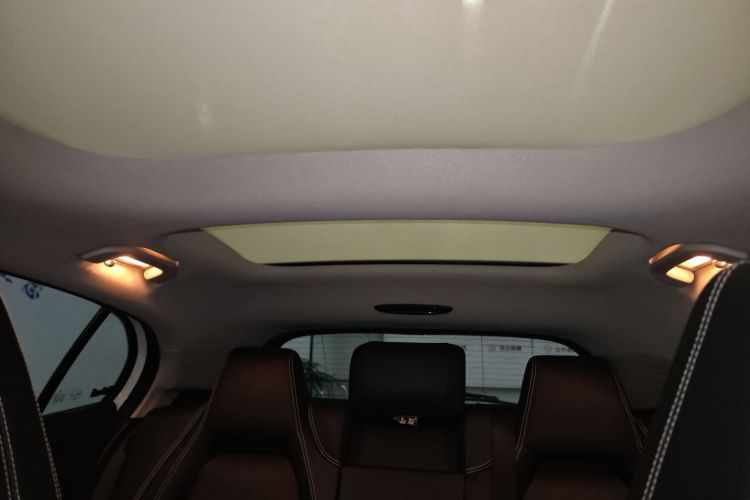 奔驰GLA 2018款 GLA 200 动感型中控内饰22