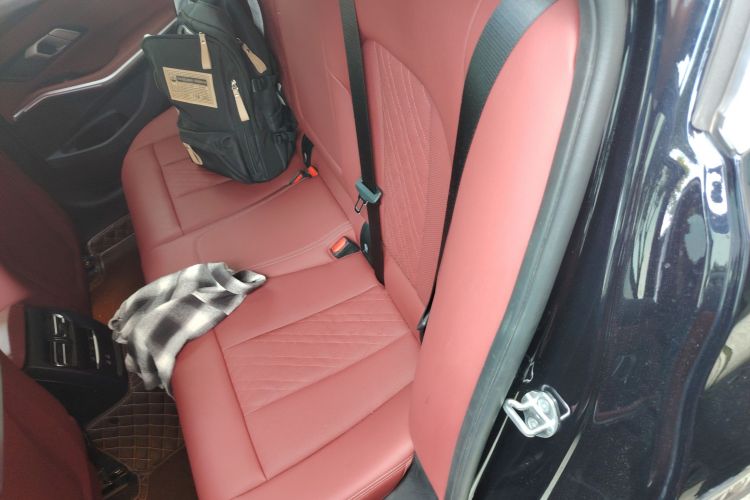 宝马3系 2024款 325i M运动套装中控内饰7004