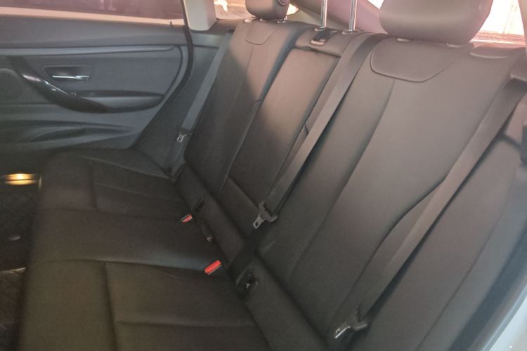 宝马3系GT 2018款 320i 时尚型中控内饰21