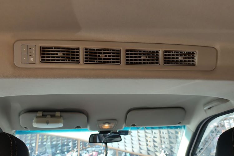 五菱汽车 五菱宏光PLUS 2019款 1.5T 手动舒适型 7座中控内饰22