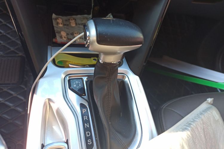 广汽传祺 传祺GS4 2017款 235T 自动两驱豪华智联版中控内饰18