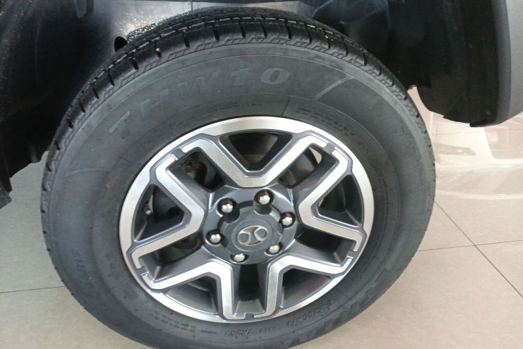 北京BJ40 2016款 40L 2.3T 自动四驱尊享版车身外观6008