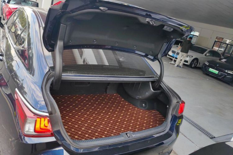 雷克萨斯ES 2020款 200 卓越版机舱底盘23