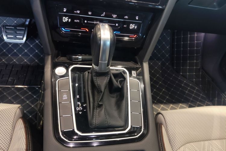 大众 迈腾 2023款 200万辆纪念版 330TSI DSG豪华型局部细节18