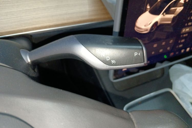 特斯拉 Model 3 2022款 Performance高性能全轮驱动版局部细节18