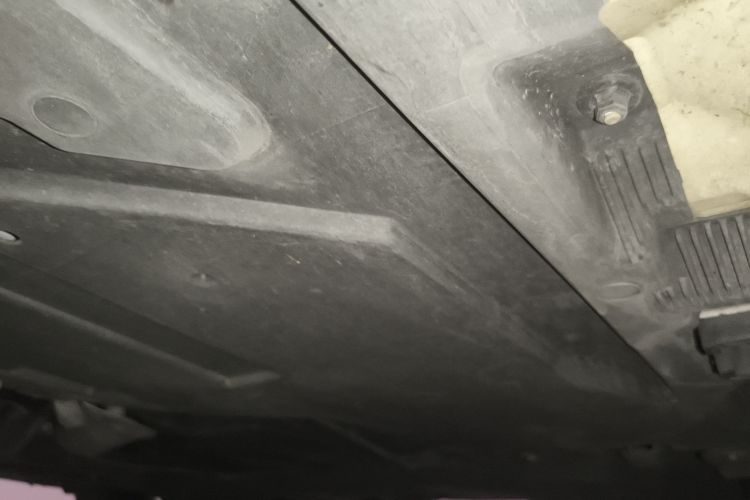 奔驰A级 2021款 A 200 L 运动轿车动感型局部细节9003