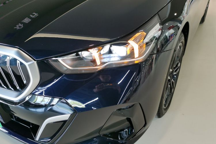 宝马5系 2024款 530Li 领先型 M运动套装局部细节36