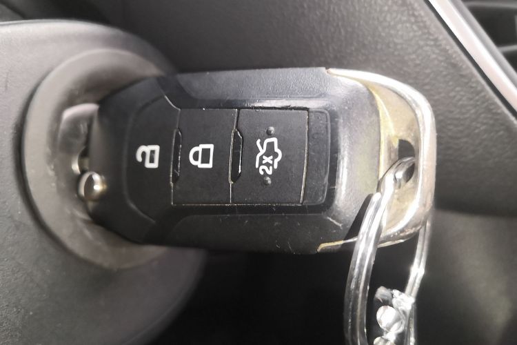 福特 福克斯 2019款 三厢 EcoBoost 180 自动锋潮型中控内饰11