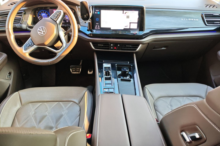 大众 威然 2022款 380TSI 尊贵版中控内饰12