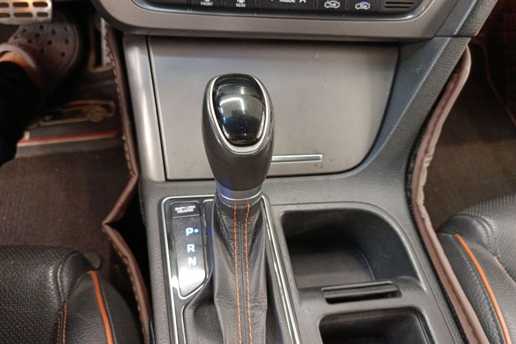 现代 索纳塔 2015款 1.6T GLS智能型局部细节18