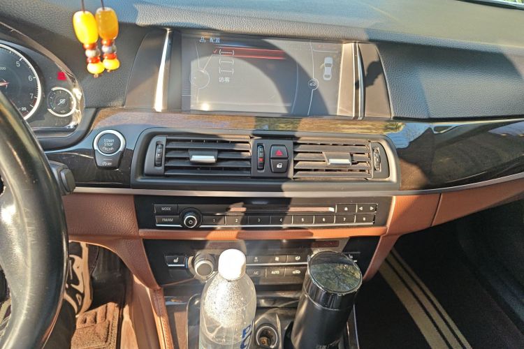 宝马5系 2017款 525Li 领先型中控内饰16