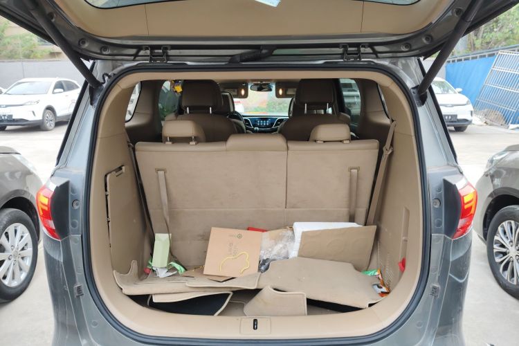 别克GL8 2018款 ES 28T 旗舰型 国VI机舱底盘23