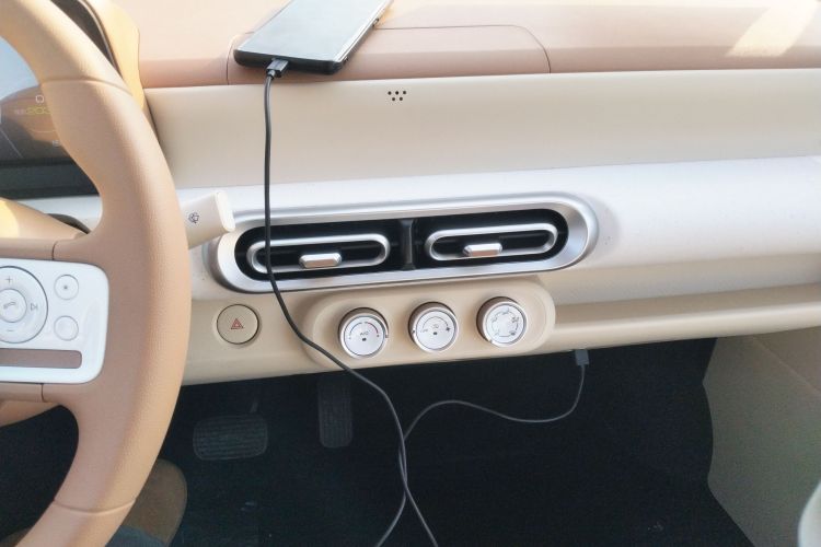 五菱汽车 宏光MINIEV 2024款 第三代 215km 青春版中控内饰16