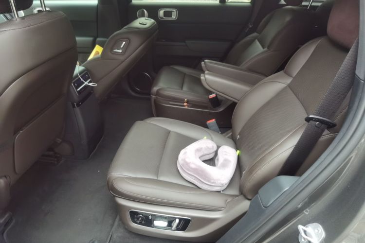 理想汽车 理想L9 2022款 Max中控内饰7004