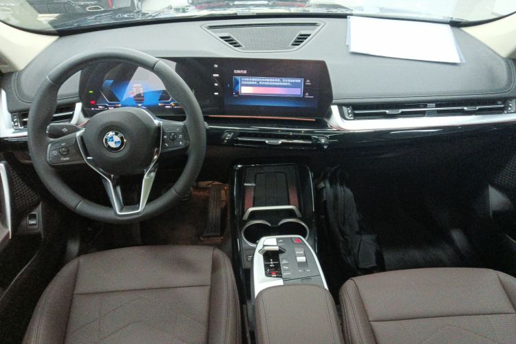 宝马X1 2023款 sDrive25Li X设计套装中控内饰12