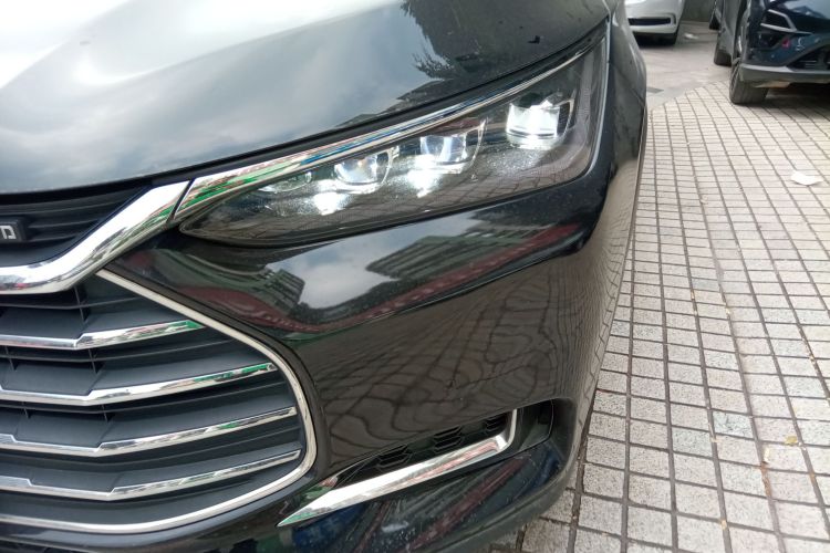 比亚迪 唐 2018款 2.0T 自动智联尊荣型 7座 国V局部细节36