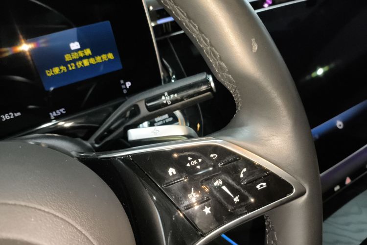 奔驰E级(进口) 2024款 E 300 豪华型运动版中控内饰18