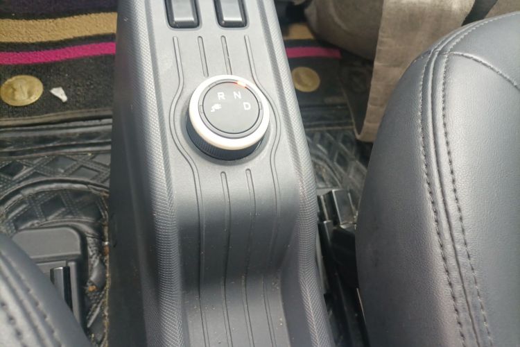 五菱汽车 宏光MINIEV 2022款 马卡龙时尚款 三元锂中控内饰18