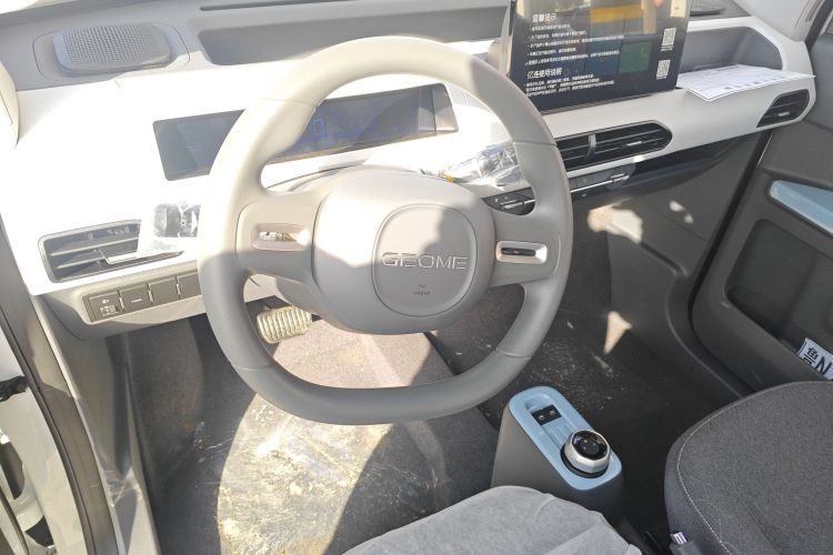 吉利银河 2024款 熊猫mini 200km 耐力熊中控内饰13