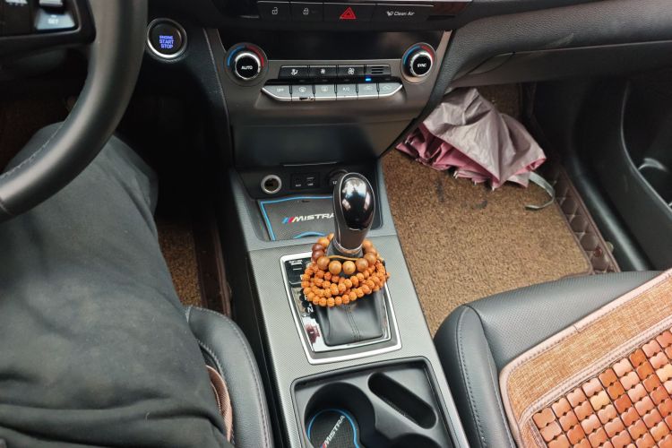 现代 名图 2017款 1.8L 自动尊贵型DLX 国V中控内饰18