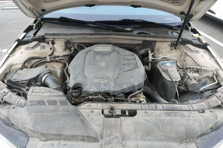 奥迪A4L 2015款 45 TFSI quattro个性运动型机舱底盘24