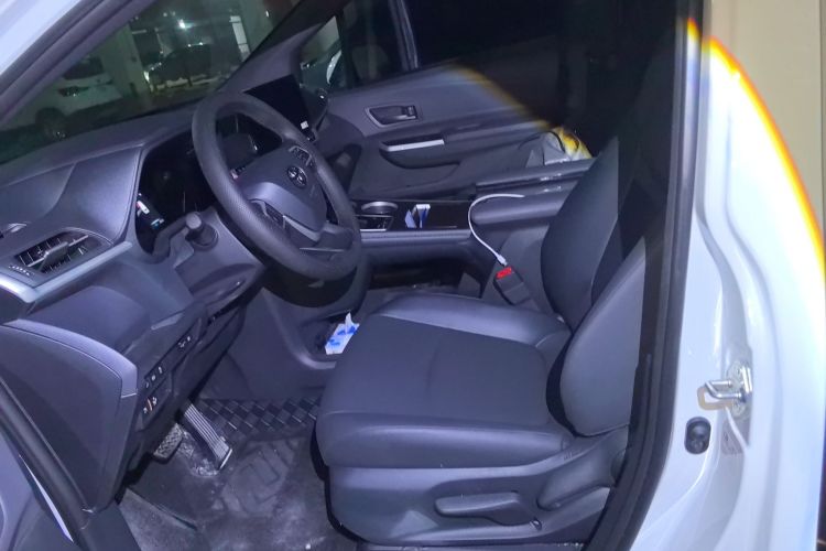 丰田 格瑞维亚 2026款 2.5L混动 舒适版中控内饰19