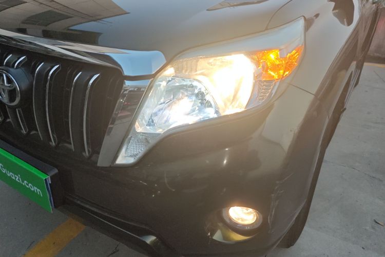 丰田 普拉多 2016款 2.7L 自动标准版局部细节36