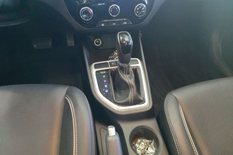 北京现代ix25 2017款 1.6L 自动智能型中控内饰18