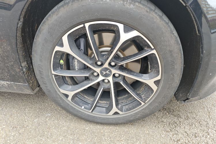 小鹏P7 2022款 586G车身外观10